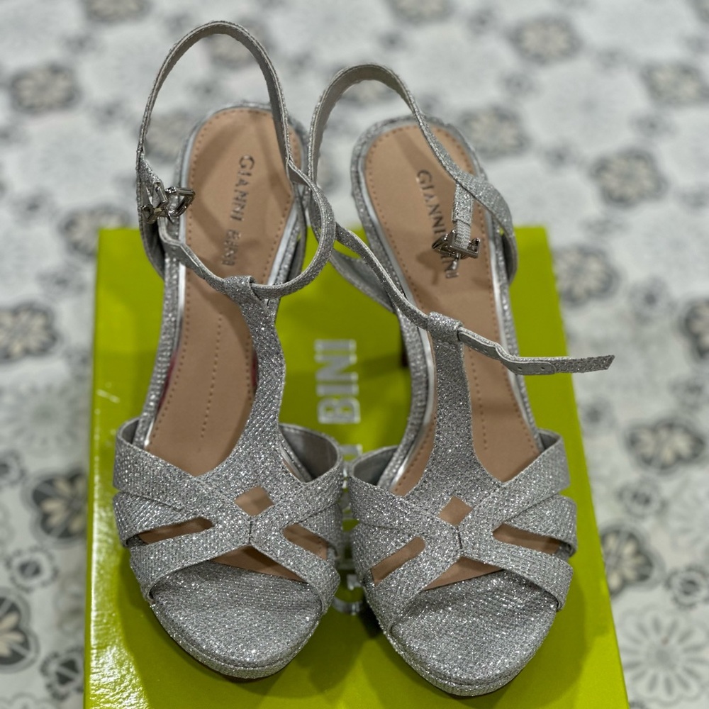 Gianni Bini Heleena silver heals